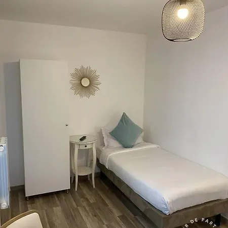 Studio Au Coeur Du 19e * Parigi